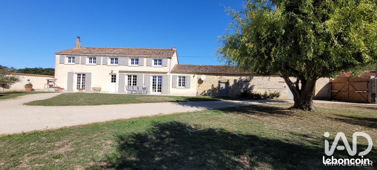 Maison 6 pièces 151 m² · à Airvault · 151 m² · 239 000 €