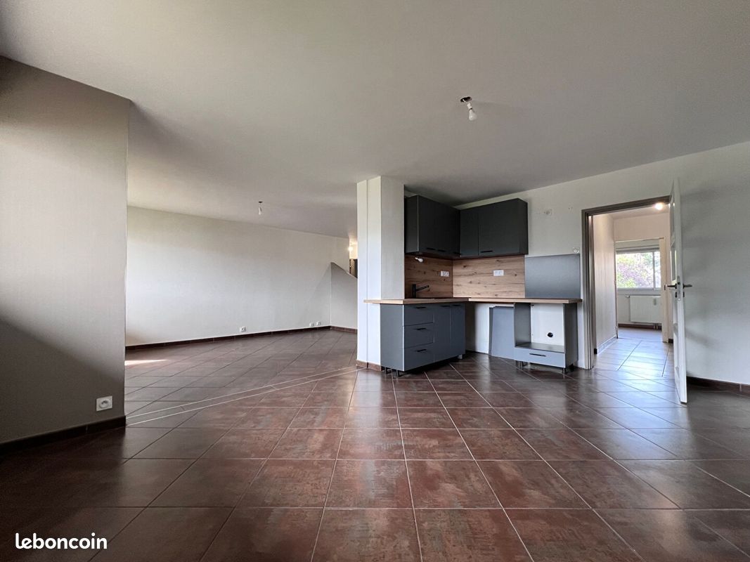 Appartement 5 pièces 109 m² · à Besançon · 109 m² · 1 280 €