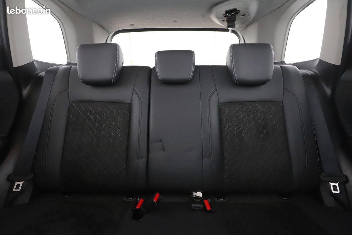 Suzuki Vitara 1.4 BoosterJet Hybrid Style Auto 129 ch (image 9)
