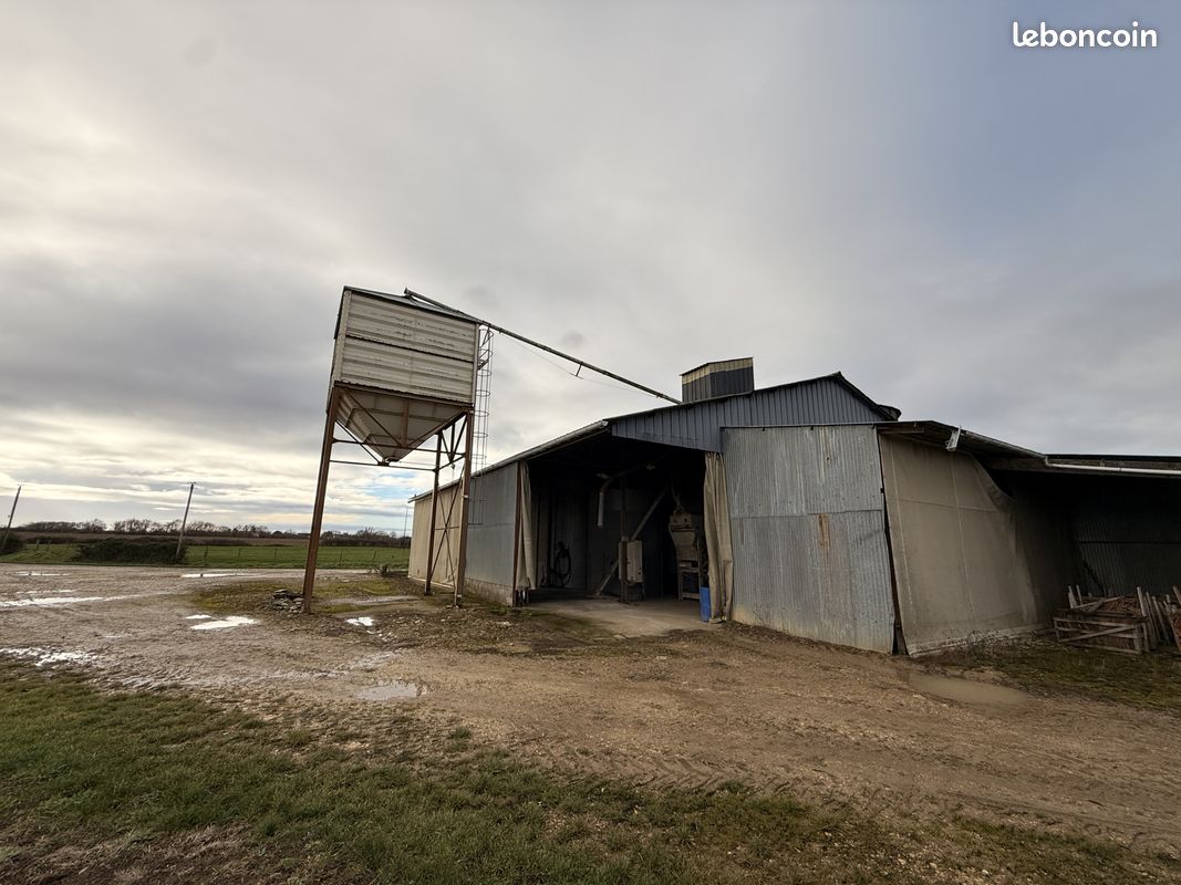 Local commercial 1 m² · à Bussy · 1 m² · 78 650 €