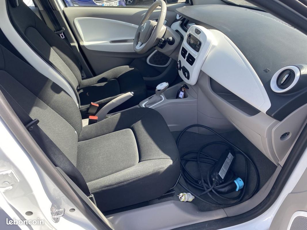 RENAULT ZOE Z.E. R75 BERLINE Life 69 000 KM 2017 (image 8)