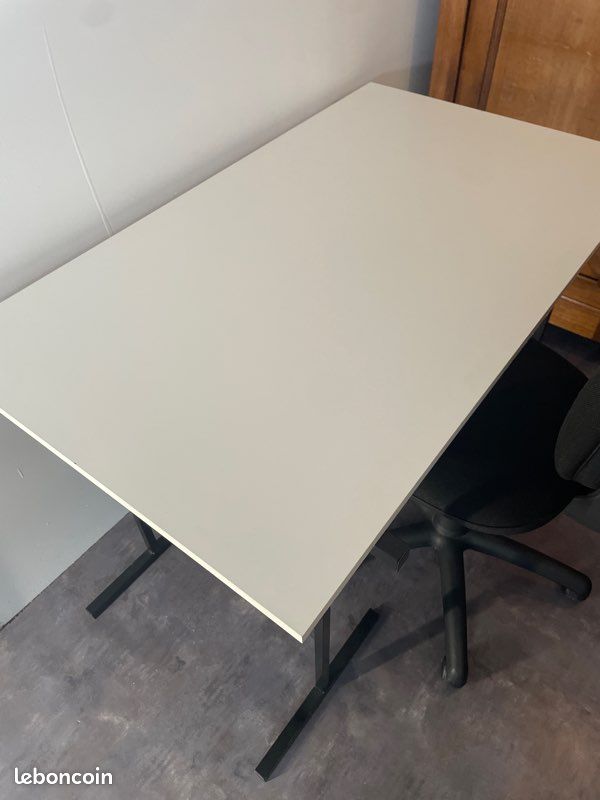 Ensemble bureau (image 2)