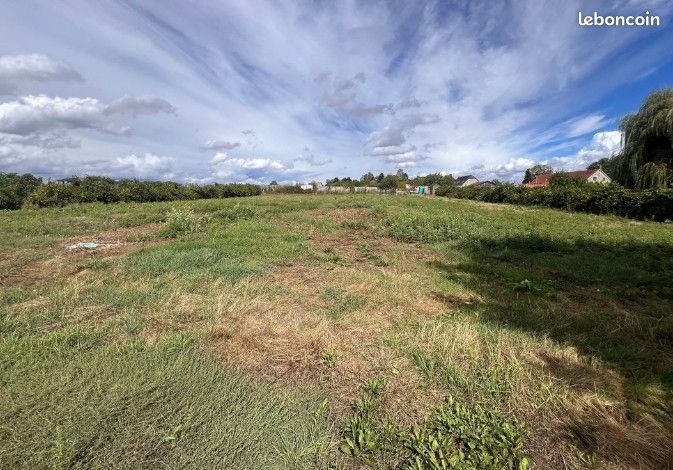 Terrain à bâtir de 2710 m² à BESME (02) · à Besmé · 24 500 €