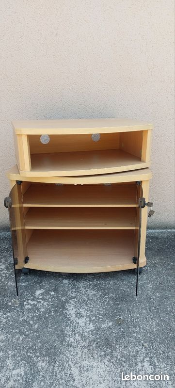 Vends meuble TV en bois clair, en très bon état (image 3)