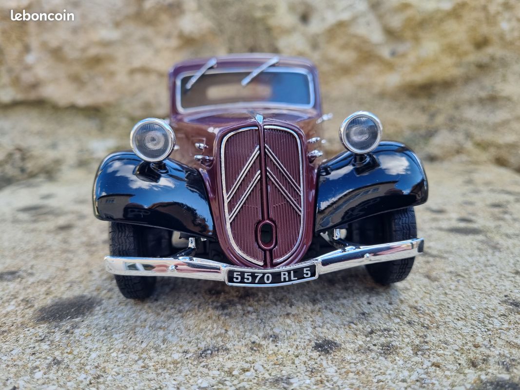 Citroen Traction coupé Solido 1/43° – Les Miniatures
