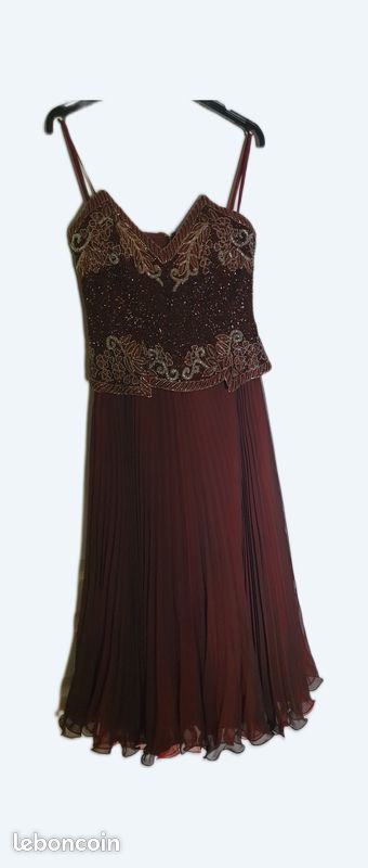 Robe de soirée de chez FIORE Taille 36 Vêtements
