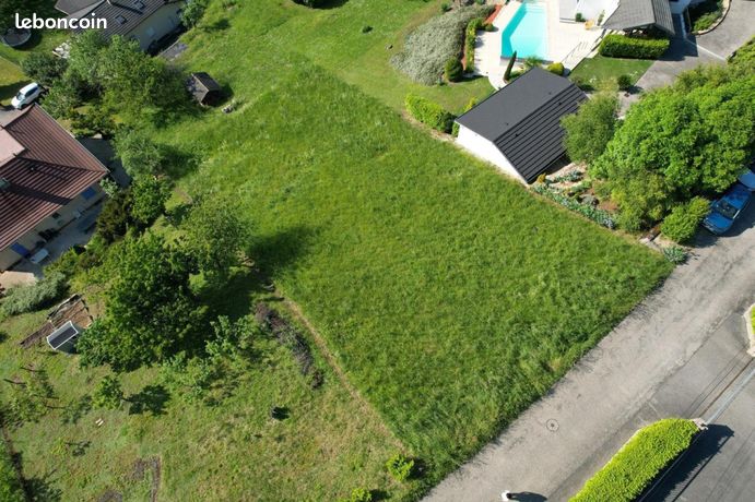 Terrain 1000 m² VAUX-EN-BUGEY