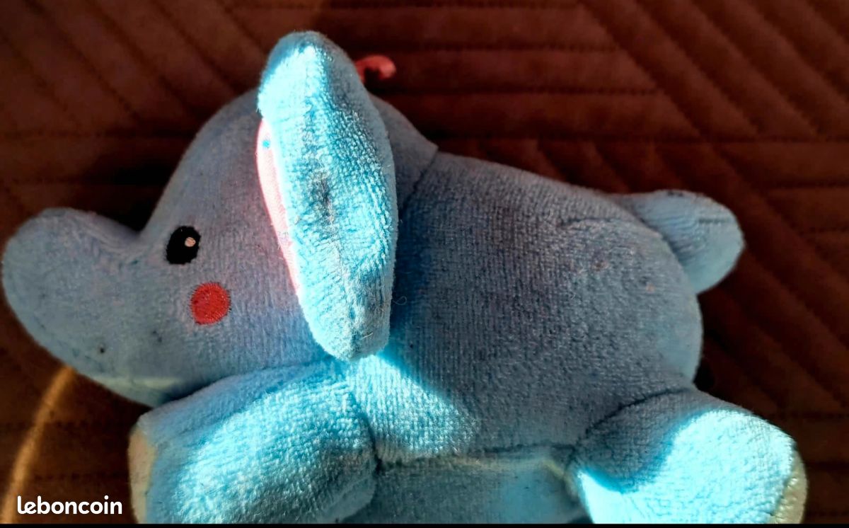Jouet doudou. Bébé Mini Peluche Éléphant Ultra Douce & Adorable (image 2)