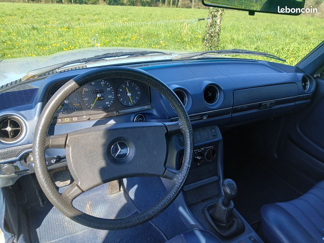 Mercedes 240D W123 (image 13)