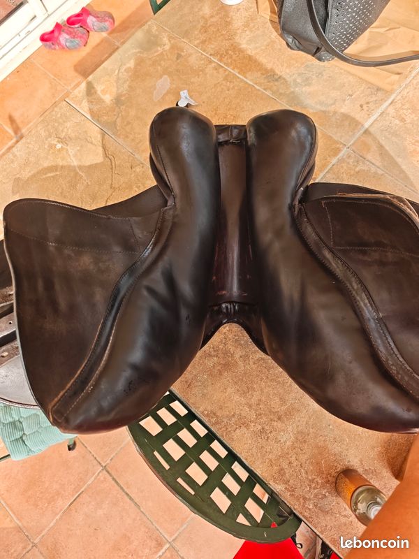 Selle cuire allure équipée (image 1)