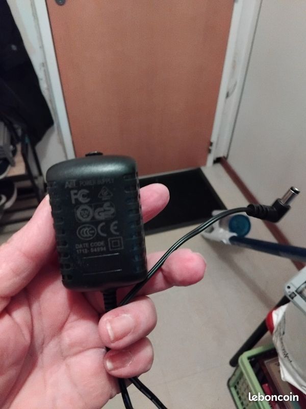 Aspirateur avec chargeur (image 3)