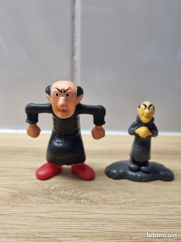LOT DE 17 FIGURINES + 2 ACCESSOIRES BURGER KING SCHTROUMPFS
