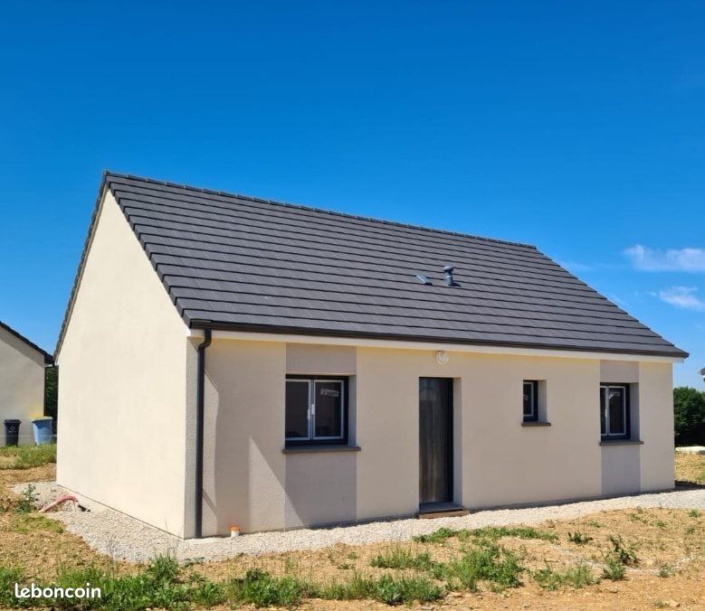 Maison 4 pièces 82 m² · à Véron · 82 m² · 980 €