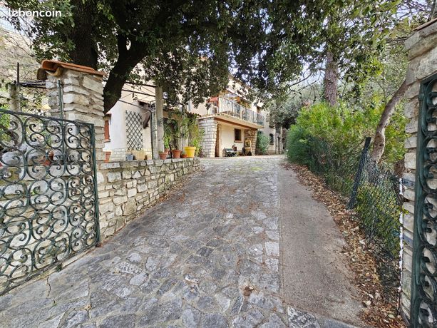 Maison 8 pièces 148 m²
