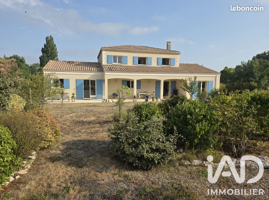 Maison 7 pièces 200 m² · à Saint-Astier · 200 m² · 495 000 €