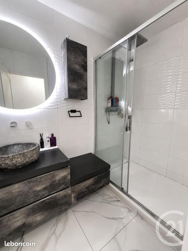 Appartement 4 pièces 85 m² · à Vaulx-en-Velin · 85 m² · 210 000 €