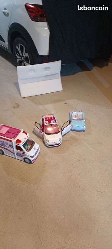 Voiture et ambulance barbie (image 4)