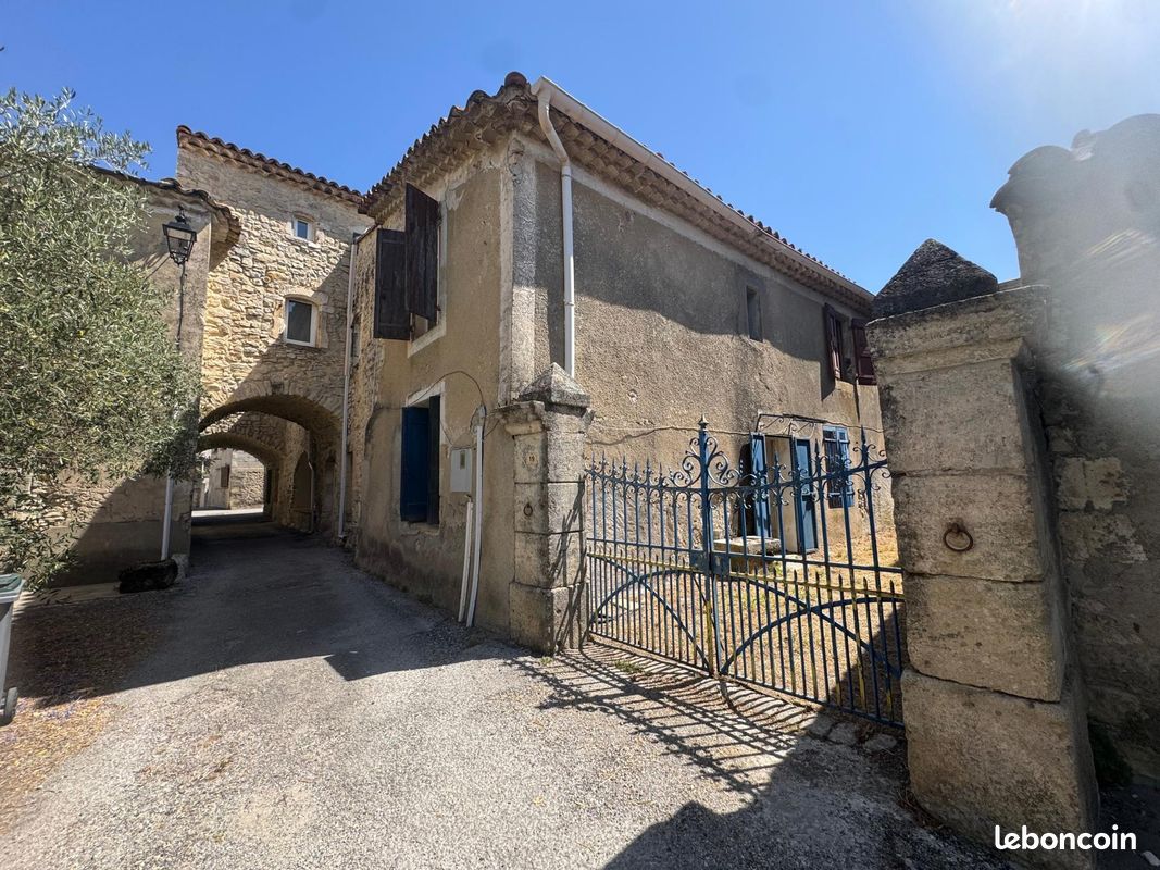 Maison 5 pièces 79 m² · à Montmirat · 79 m² · 129 900 €