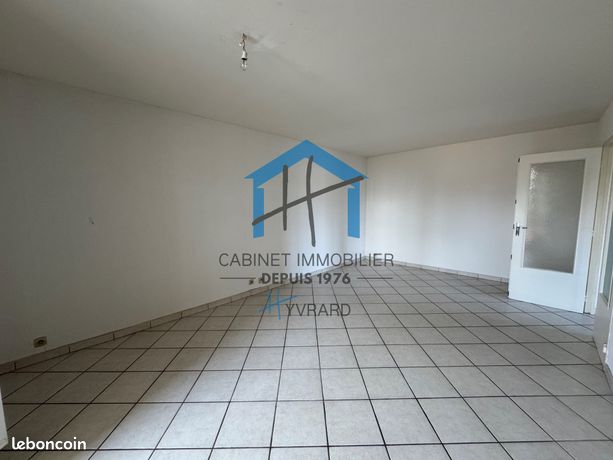 https://img.leboncoin.fr/api/v1/lbcpb1/images/b1/9d/2e/b19d2e8abf6cd9cd5a90e29f5113cfbbe7f4b6eb.jpg?rule=ad-image