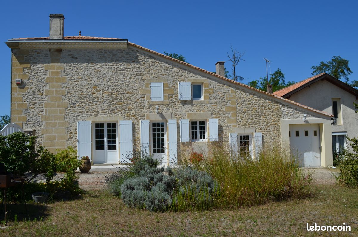 Maison 9 pièces 250 m² · à Eyrans · 250 m² · 235 800 €