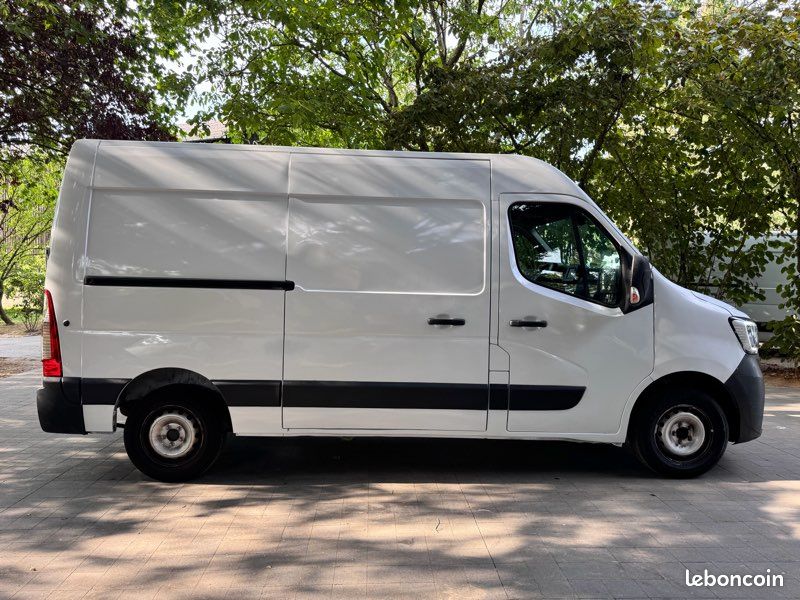 Renault Master 2,3 dci 135 ch l2h2 blue dci grand confort fourgon 2022 – photo 7