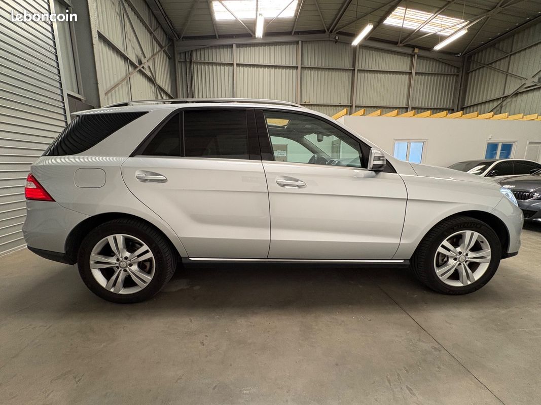 Mercedes ML 250 CDI 7G-DCT / ENTRETIEN MERCEDES / TOIT OUVRANT PANO / ATTELAGE / SIEGES AV ELEC & CHAUFFANTS (image 7)
