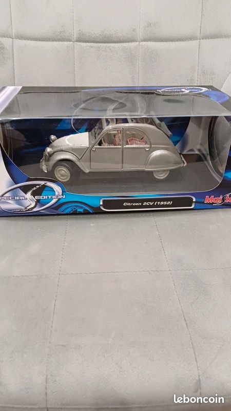Miniature CITROEN 2CV DECAPOTEE 1952 CREME 1/18