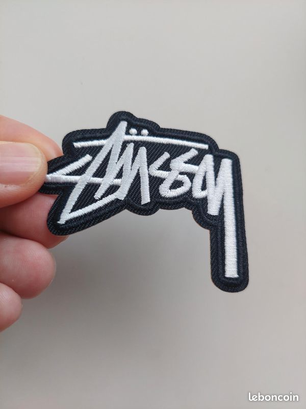 Patch thermocollant iron-on Stussy logo broderie brodé