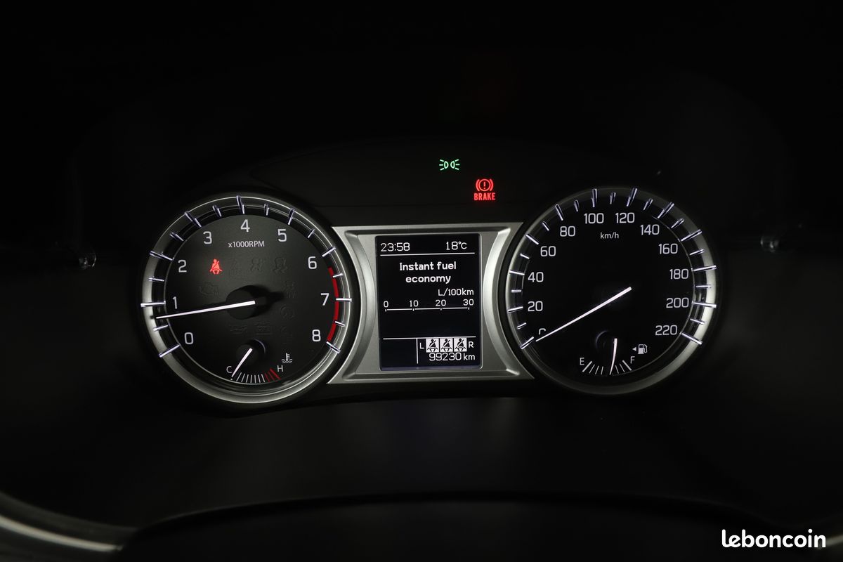Suzuki Vitara 1.6 VVT Pack 120 ch (image 16)