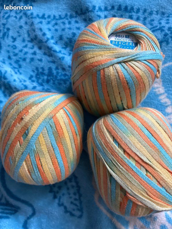 Bergère De France 68876 Tricotin Abeille Avec Forme à Pompon Plastique