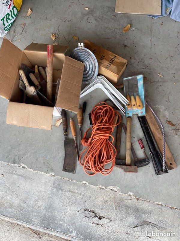 Lot outils aspirateur chantier matériel pêche (image 1)