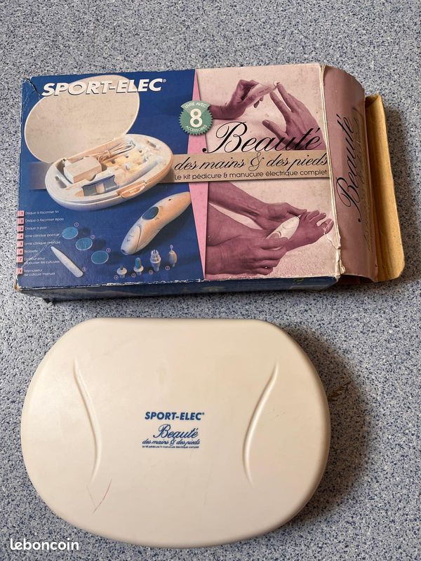 Nécessaire De Manucure D'occasion - Coupe-ongles Et Outils Pour Beauté Des Mains - Bon état