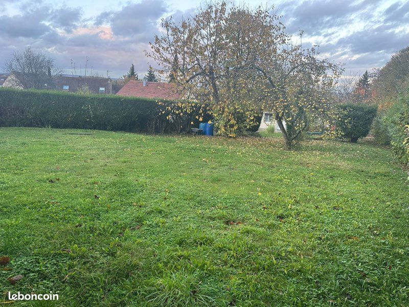 Terrain constructible 450m2 · à Auneuil · 48 000 €