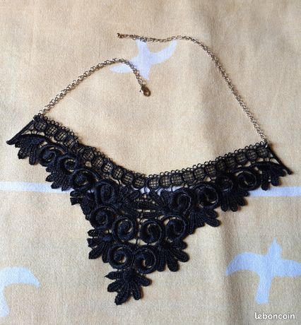Collier "dentelle" noir