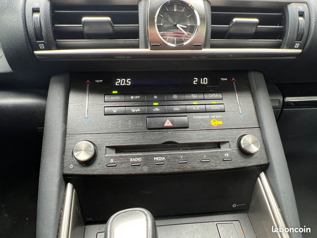 LEXUS IS 2.5 300 H 223H 180 HEV 1.6KWH BUSINESS BVa (image 9)