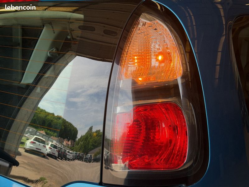 Citroen C3 PICASSO 1.6 HDI90 CONFORT à partir de 146,90 /mois (image 41)