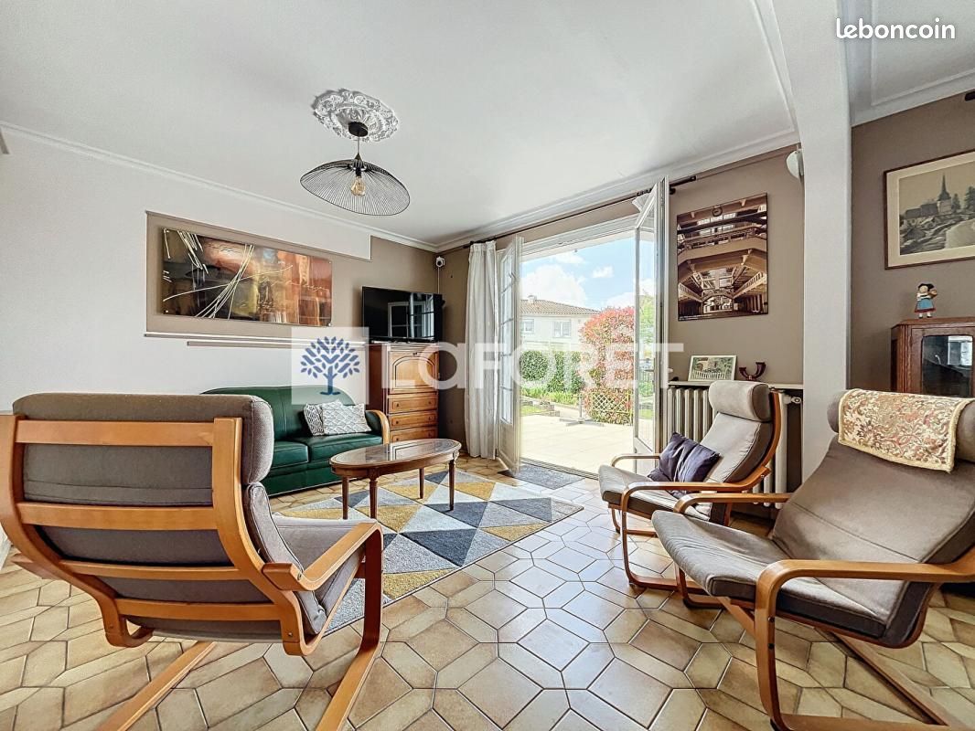 Maison 6 pièces 88 m² - Parthenay 79200 (image principale 6)