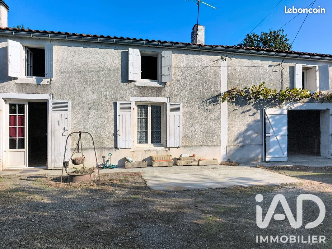 Maison 4 pièces 90 m² · à Villeneuve-la-Comtesse · 90 m² · 99 000 €