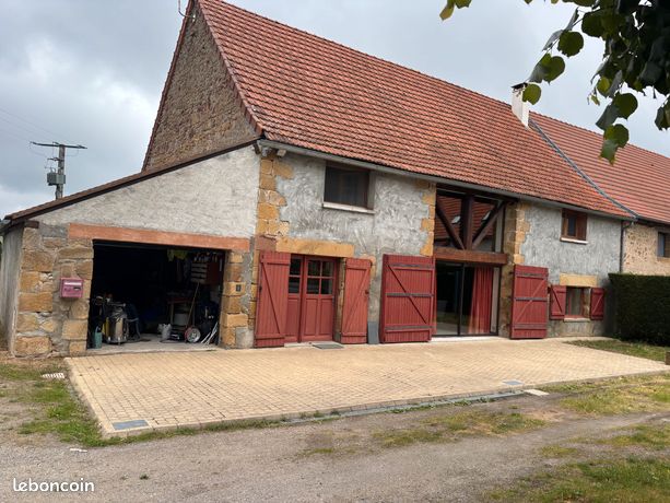 À 5 min de Moulins. Bressolles. Très belle longère rénovée dans les règles de l’art