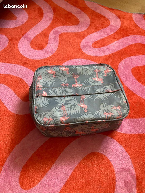 Trousse de toilette (image 1)