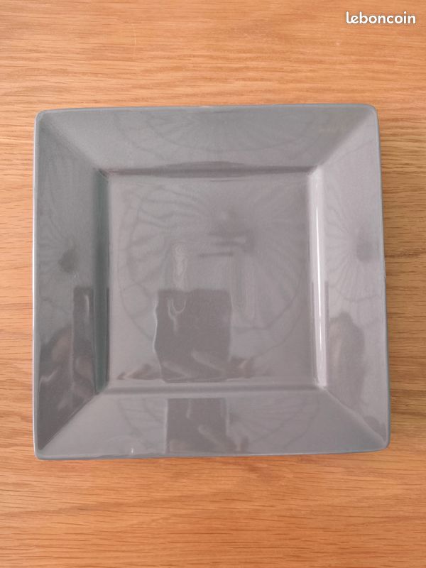 Lot d'assiettes (image 2)