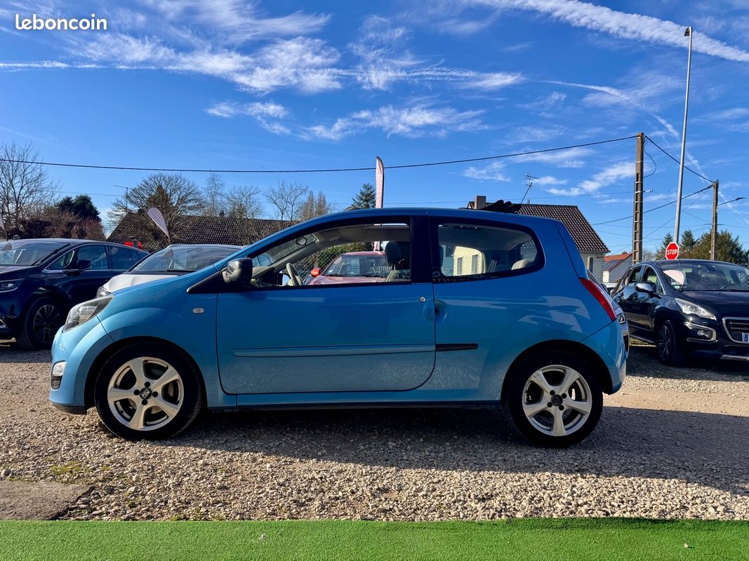 renault-twingo-ii-air-1-5-dci-75-cv-toit-ouvrant-voitures
