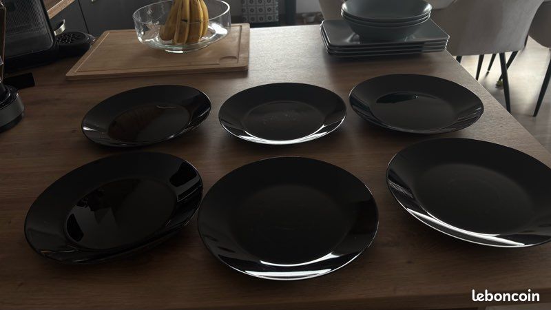 Lot de 6 assiettes noires (image 1)