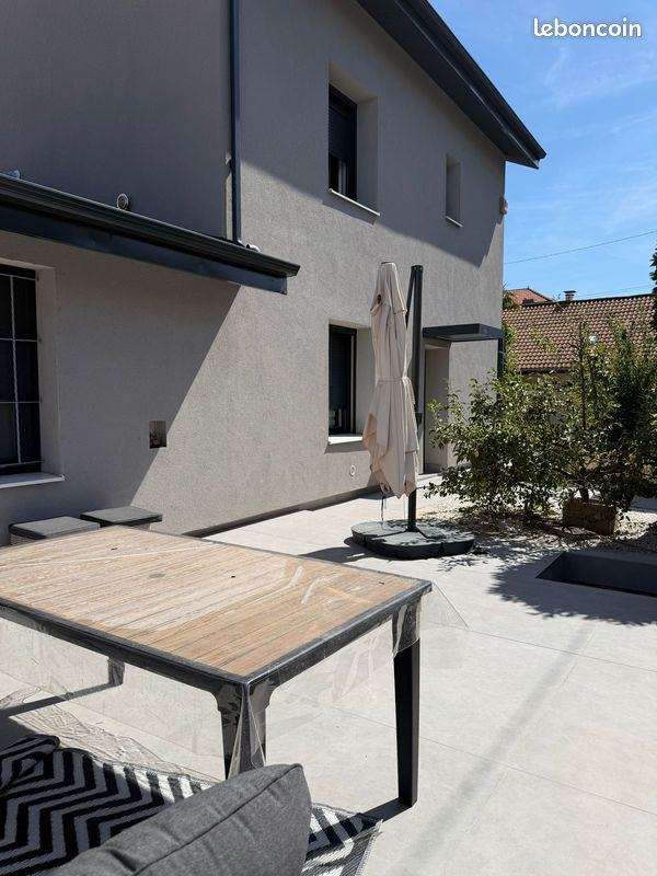 Maison 5 pièces 100 m² · à Décines-Charpieu · 100 m² · 469 000 €