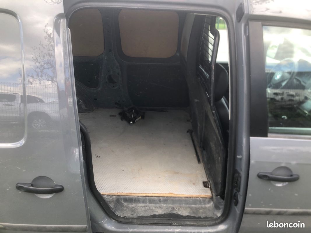 VOLKSWAGEN Caddy Iv Maxi 2.0 Tdi 150ch Long Confortline 2017 (image 8)