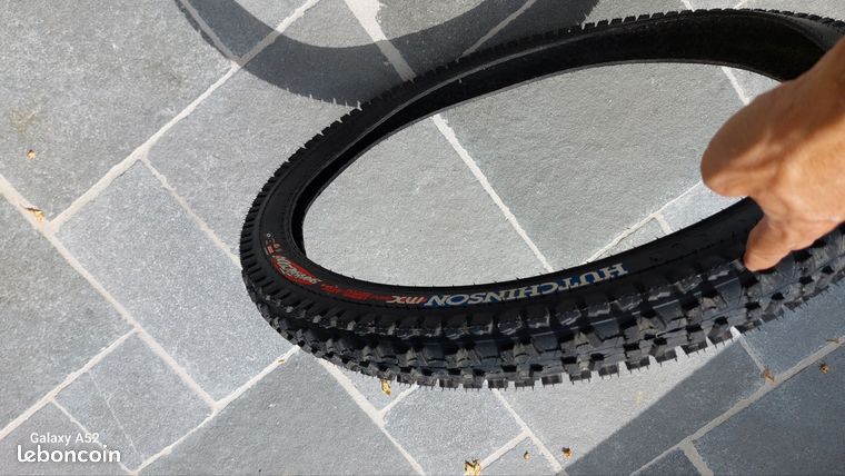 Paire De Pneus VTT Hutchinson Enduro Bulldog 26x2.30 – Neufs (lot De 2)