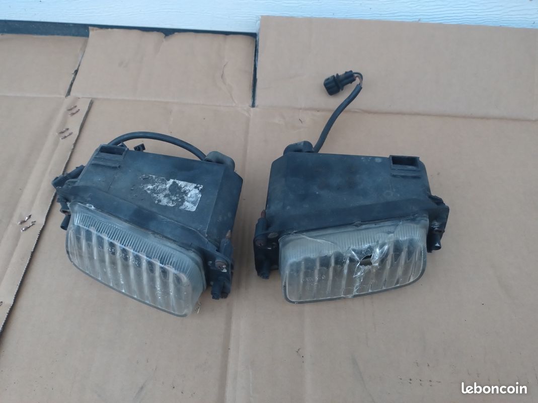 2 antibrouillards HELLA Seat Toledo 1L de 1998 (image 1)