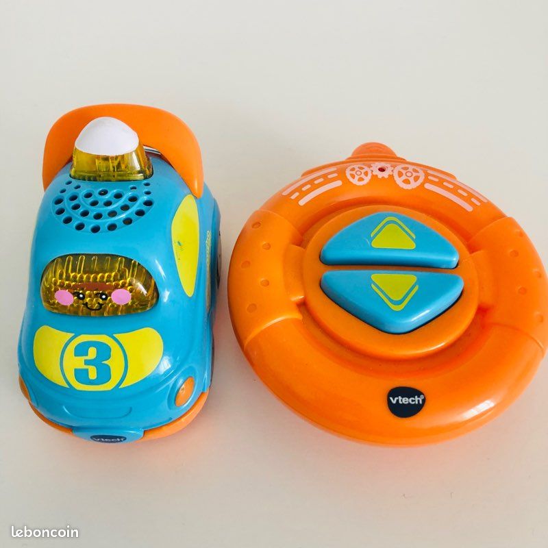 VTech - Tut Tut Bolides, Hugo Super Turbo Télécommandé, Voiture RC