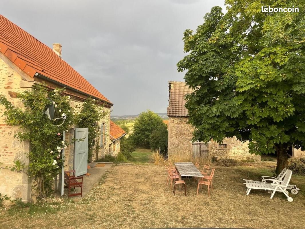 Maison 9 pièces 202 m² · à Lapeyrouse · 202 m² · 160 000 €