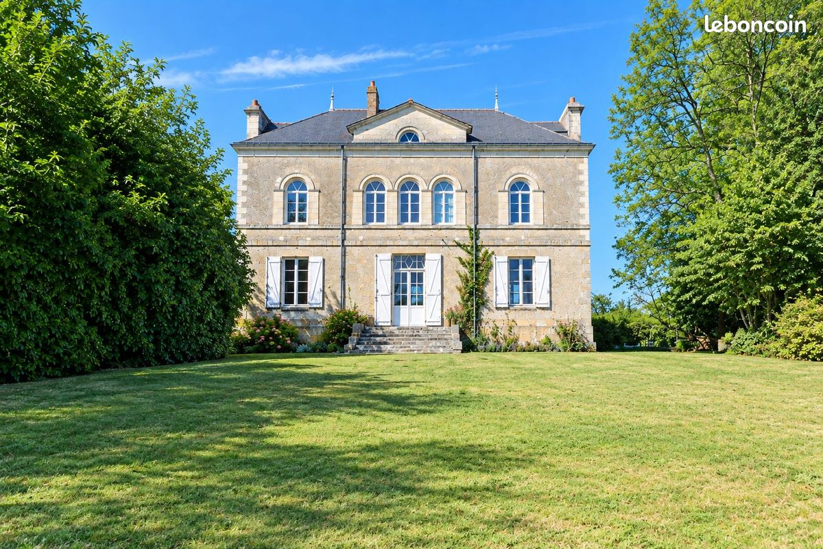 Maison 9 pièces 265 m² · à Gorges · 265 m² · 499 200 €